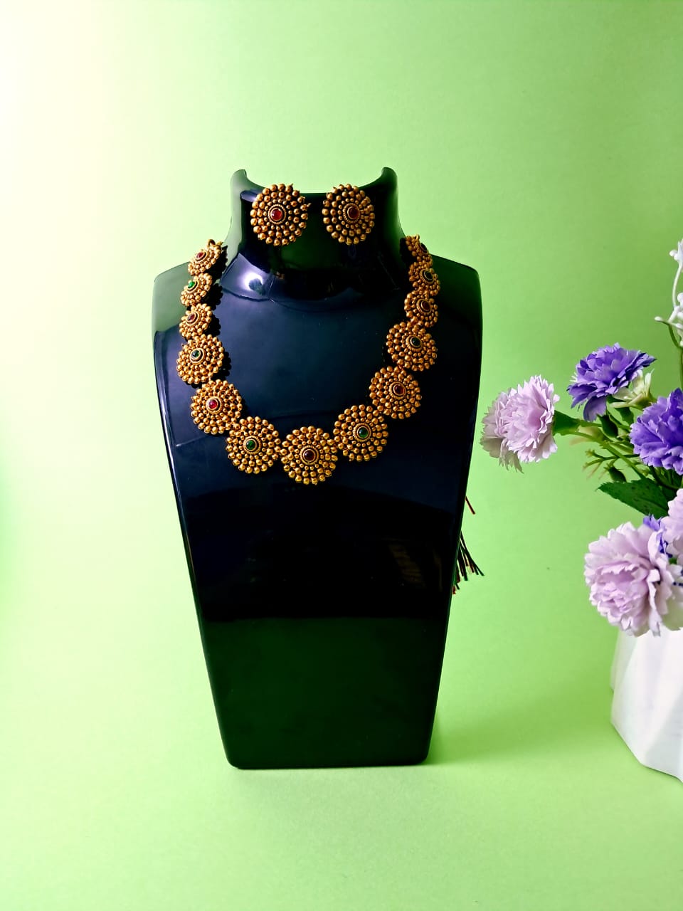 Round Flower Necklace